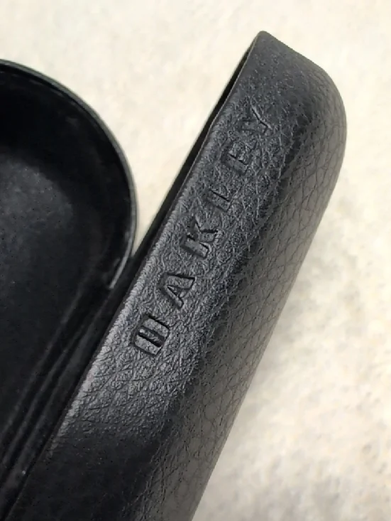 Oakley Black Hard Shell Sunglasses Case - Picture 2 of 12